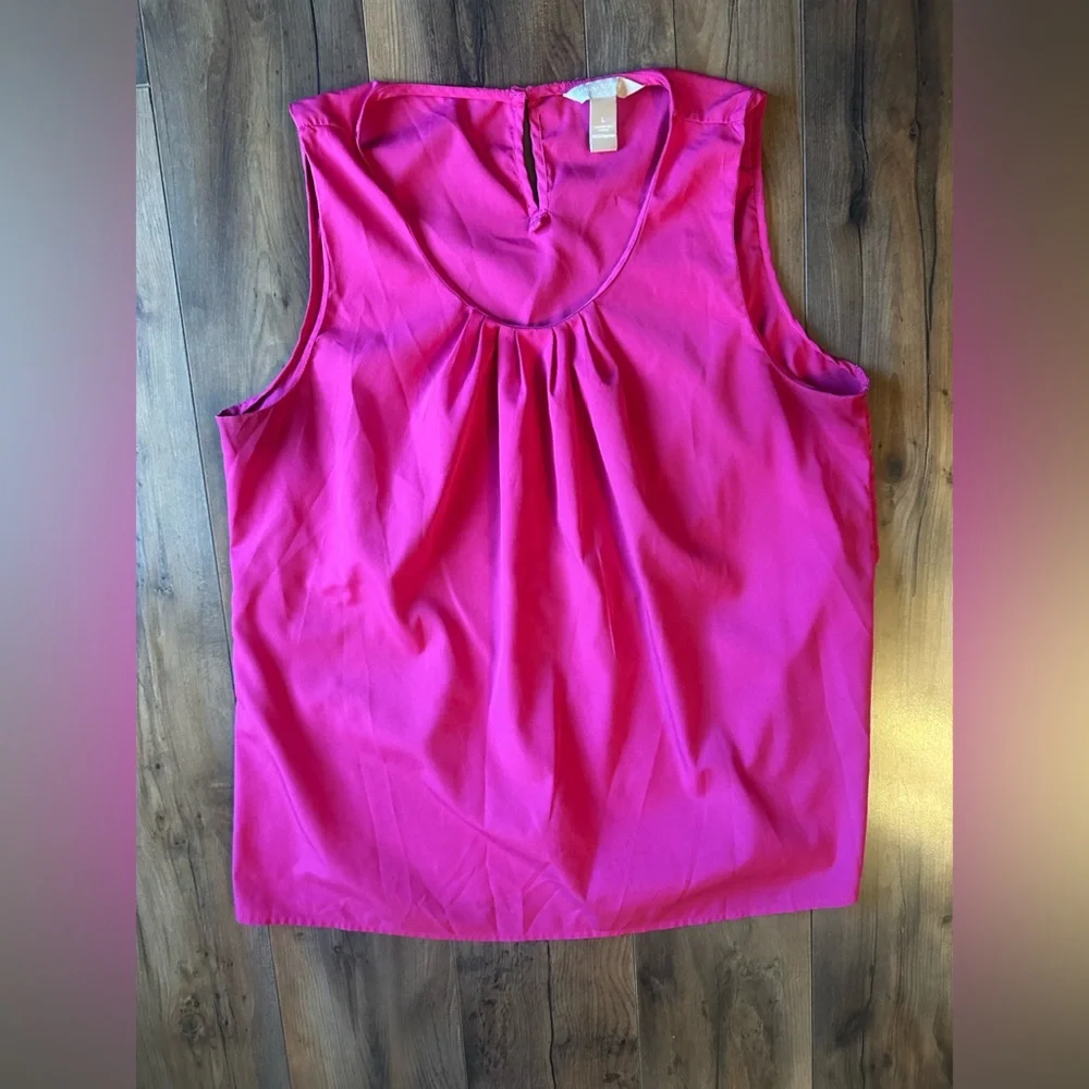Banana Republic Hot Pink/Fuchsia Sleeveless Blouse Pleated Scoop Neck Size L - Picture 2 of 6